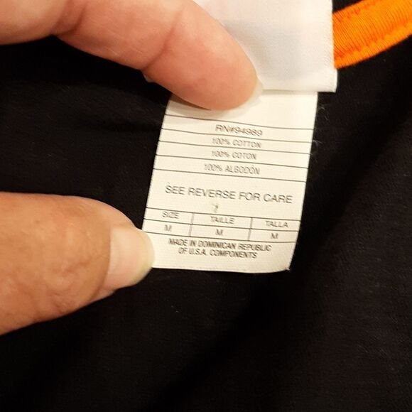 Genuine Merchandise Size M GIANTS Black and Orange Tee - Picture 4 of 5